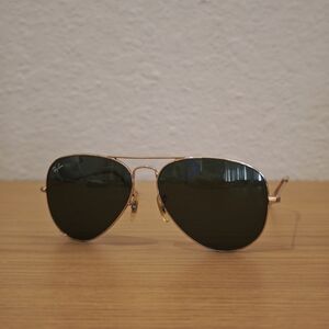 Ray-Ban Aviator Sunglasses with Gold Frame
